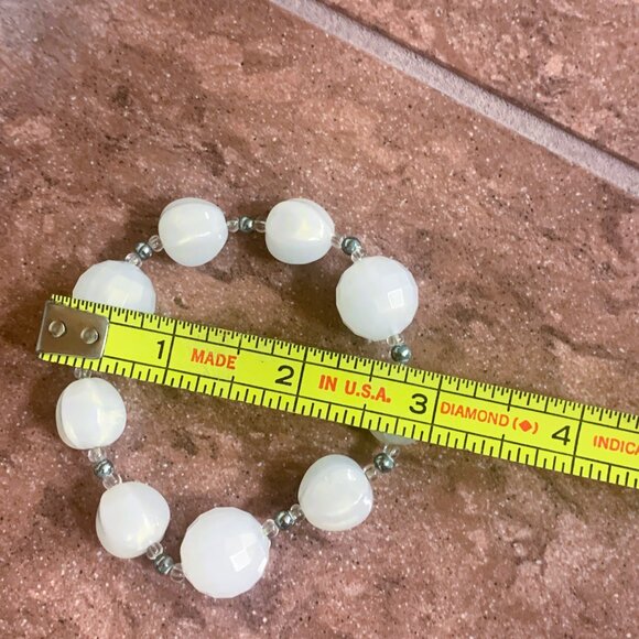 JEWELRY - Milky white textured beads stretch bracelet with silver & clear beads - Picture 7 of 8